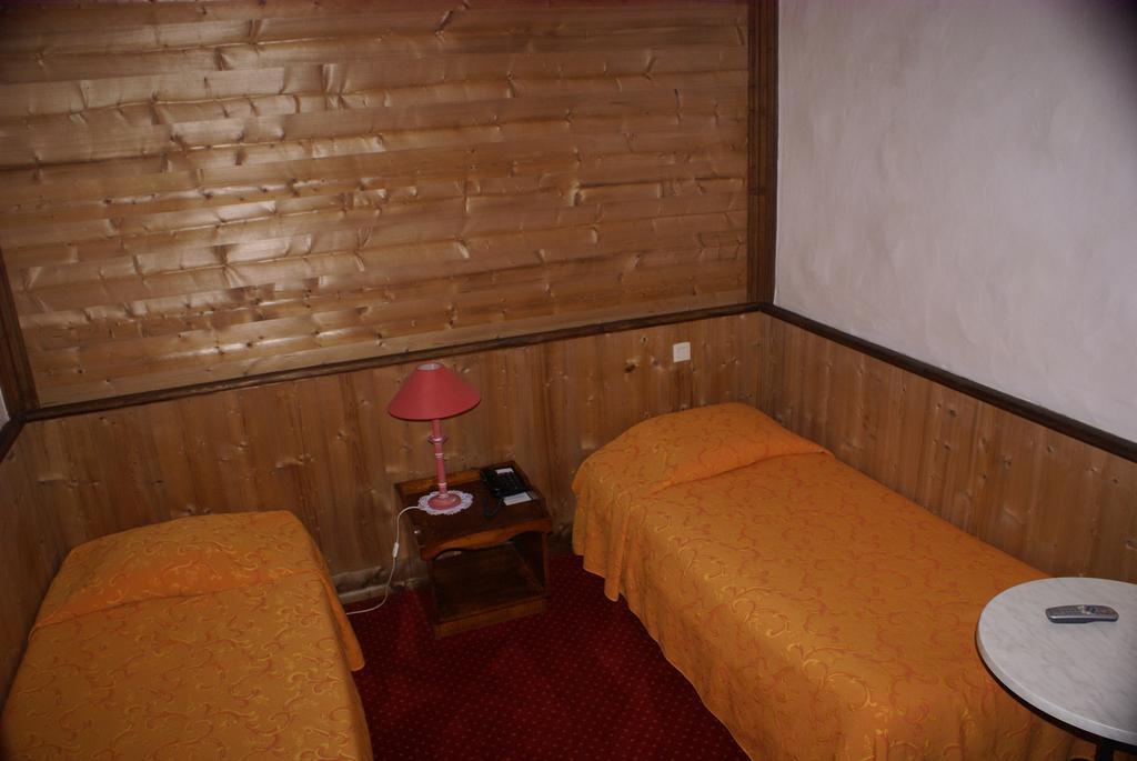 Le Relais De L'Abbaye Hotel Tournus Ngoại thất bức ảnh